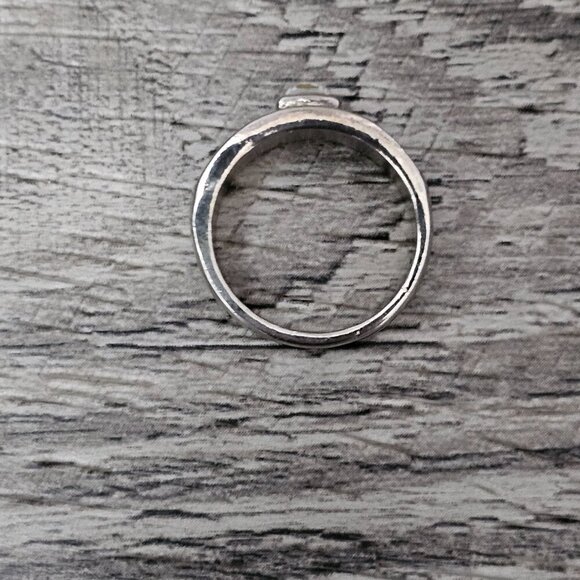 Vintage Silver Tone White Calcite Inlay Art Deco Etched Ring - Picture 3 of 7